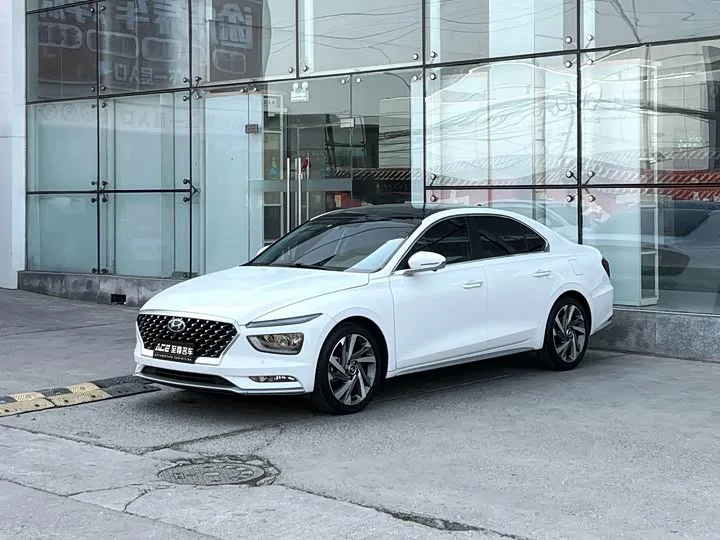 Hyundai Mistra 2022 из Китая — купить под ключ