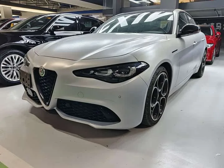 Alfa Romeo Giulia 2023 из Китая — купить под ключ