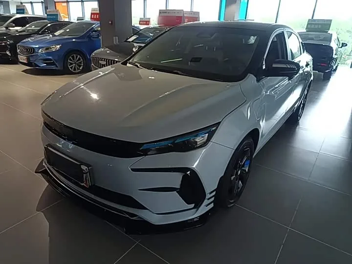 Geely Emgrand L Hi·P Hybrid 2024 из Китая — купить под ключ