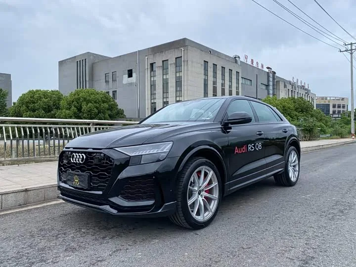 Audi RS Q8 2025 из Китая — купить под ключ