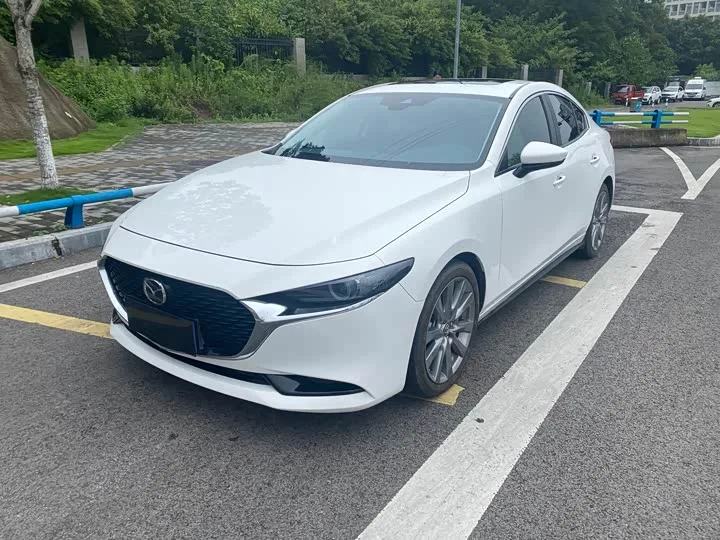 Mazda 3 (Axela) 2023 из Китая — купить под ключ