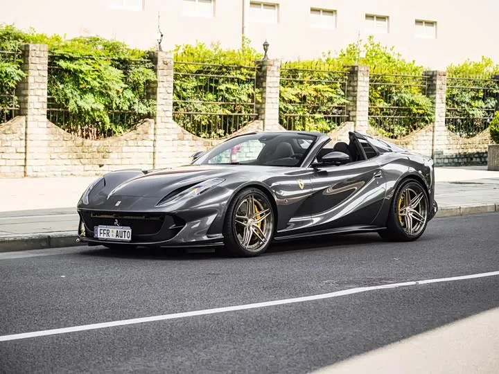 Ferrari 812 2023 из Китая — купить под ключ