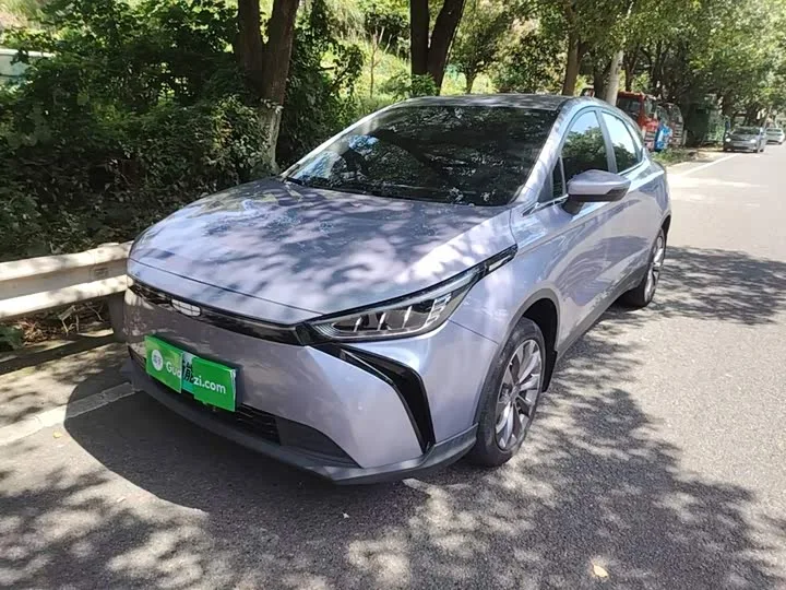 Geely Geometry M6 2023 из Китая — купить под ключ