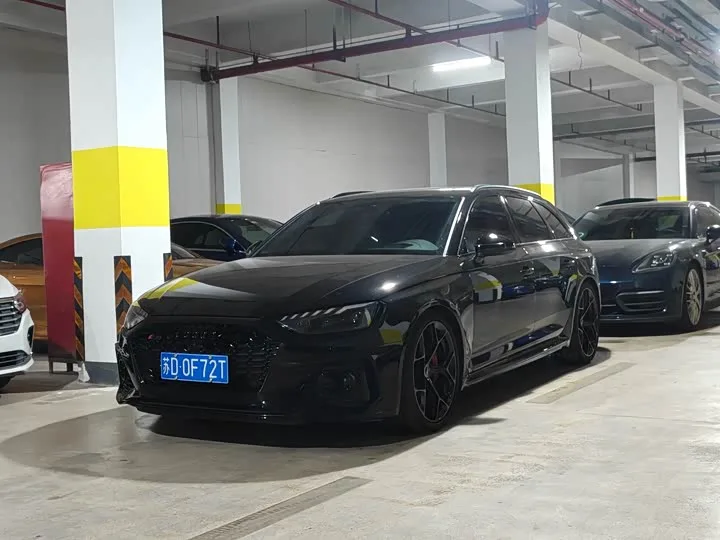 Audi RS 4 2024 из Китая — купить под ключ