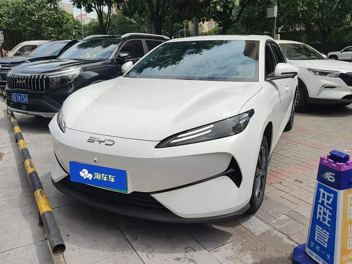 BYD e7 2025 из Китая — купить под ключ