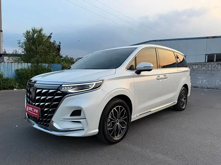 Roewe iMax 8 EV 2025 из Китая — купить под ключ