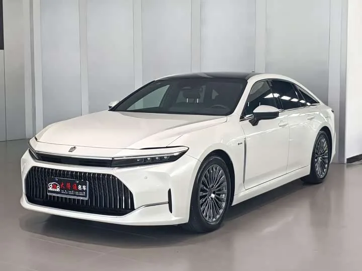 Toyota Crown Sedan 2024 из Китая — купить под ключ