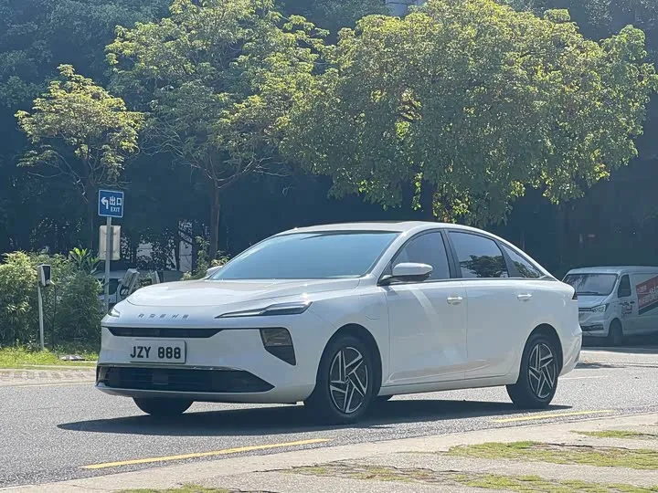 Roewe D6 2025 из Китая — купить под ключ