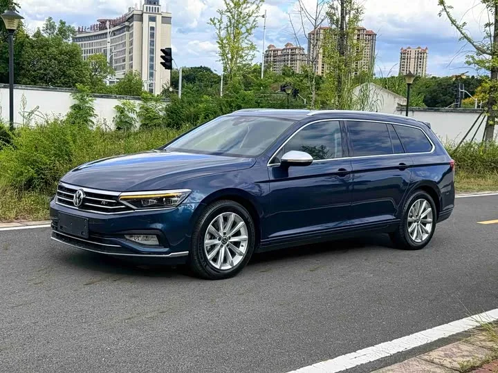 Volkswagen Passat Variant 2022 из Китая — купить под ключ
