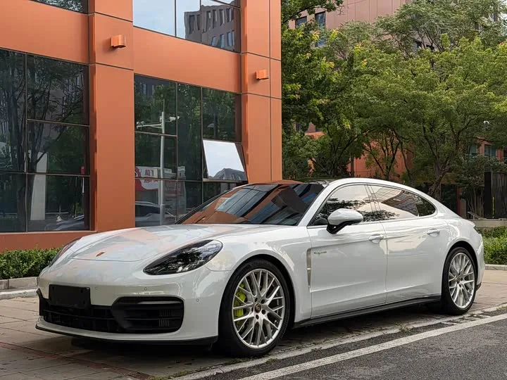 Porsche Panamera Hybrid 2022 из Китая — купить под ключ