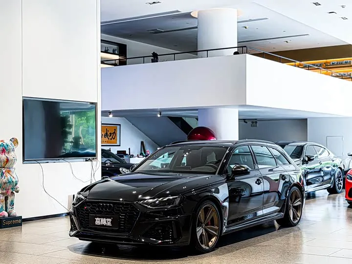 Audi RS 4 2024 из Китая — купить под ключ
