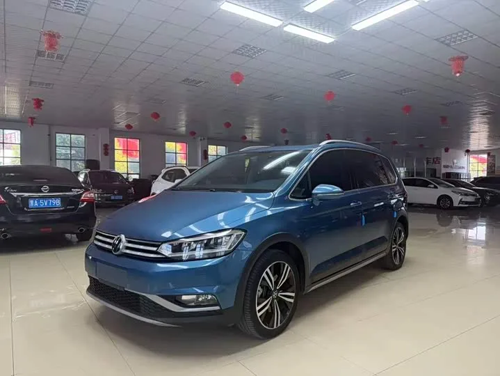 Volkswagen Touran L 2023 из Китая — купить под ключ