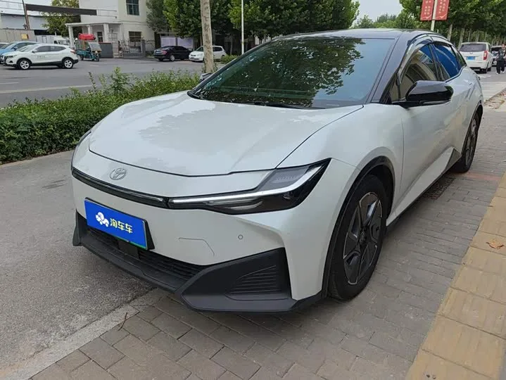 Toyota bZ3 2024 из Китая — купить под ключ
