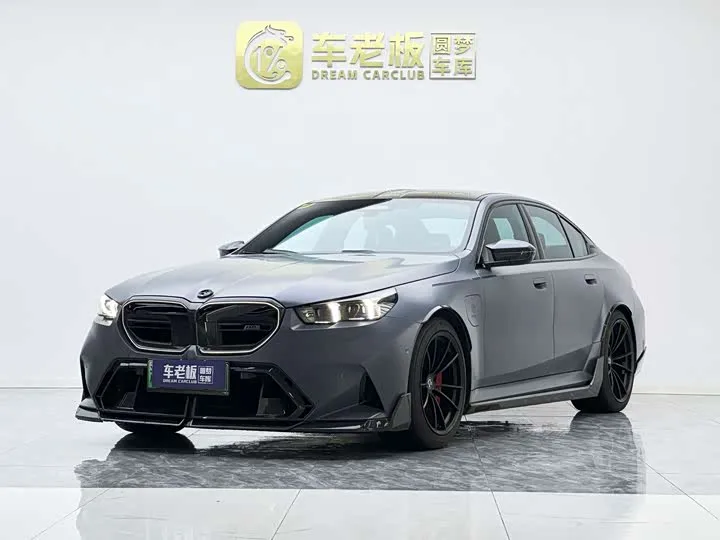 BMW M5 Hybrid 2025 из Китая — купить под ключ