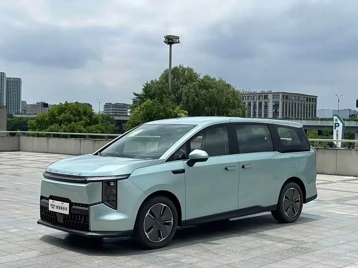 Maxus Mifa 7 2025 из Китая — купить под ключ