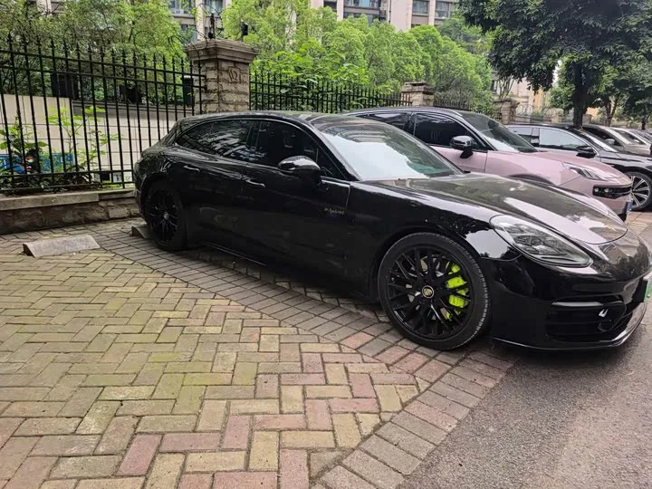 Porsche Panamera Hybrid 2022 из Китая — купить под ключ