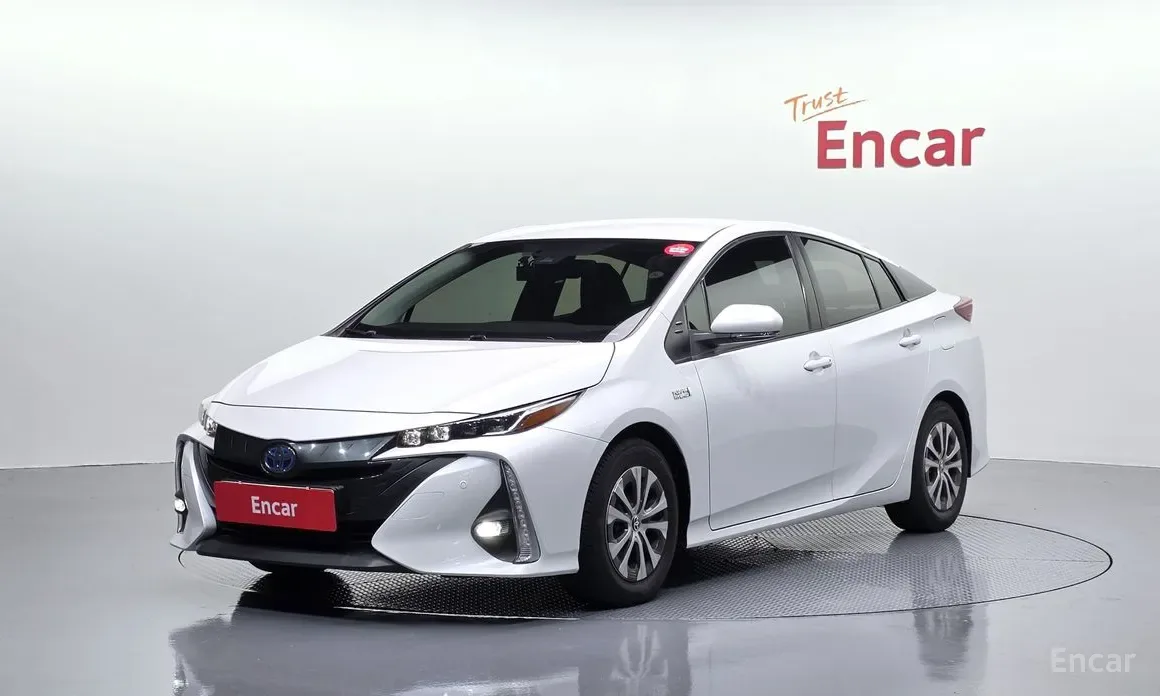 Toyota Prius 2022 из Кореи — купить под ключ