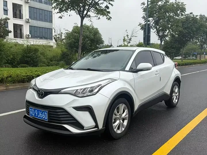 Toyota Izoa 2022 из Китая — купить под ключ