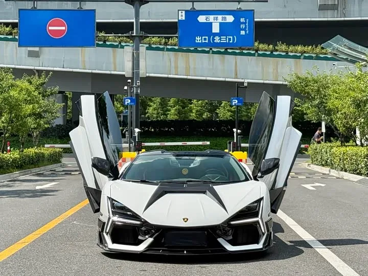 Lamborghini Revuelto 2025 из Китая — купить под ключ