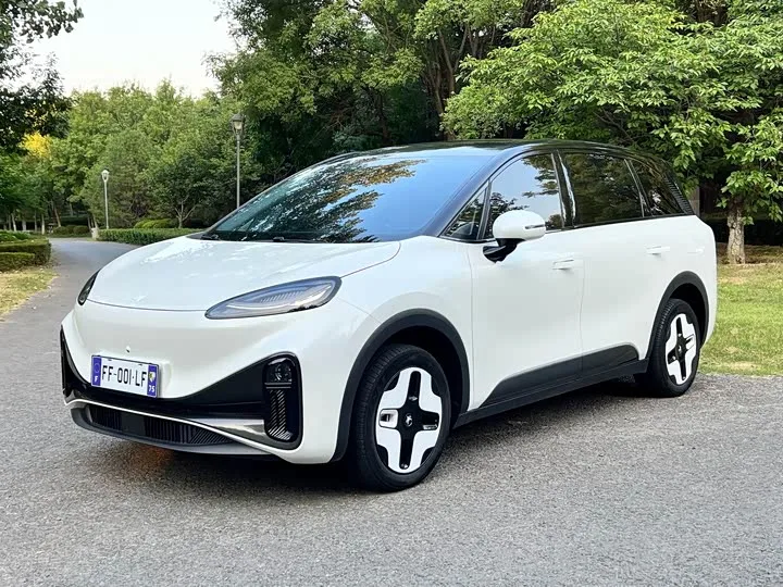 BAIC Arcfox Kaola 2024 из Китая — купить под ключ
