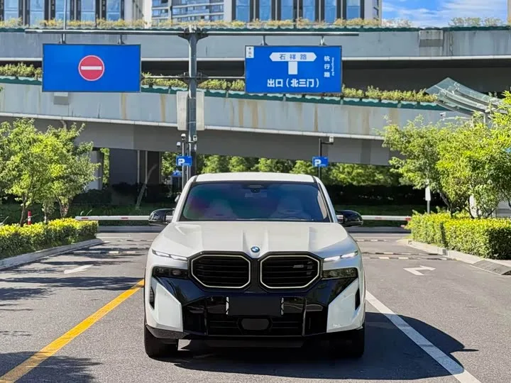 BMW XM 2025 из Китая — купить под ключ