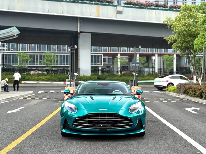 Aston Martin DB12 2025 из Китая — купить под ключ