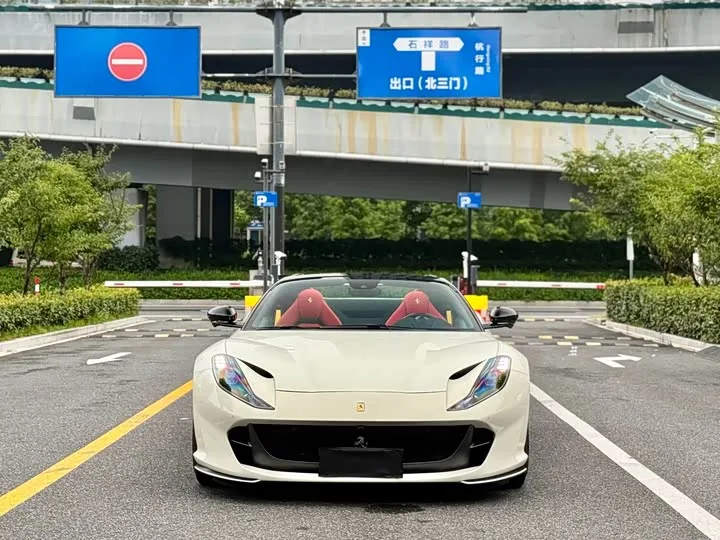Ferrari 812 2023 из Китая — купить под ключ