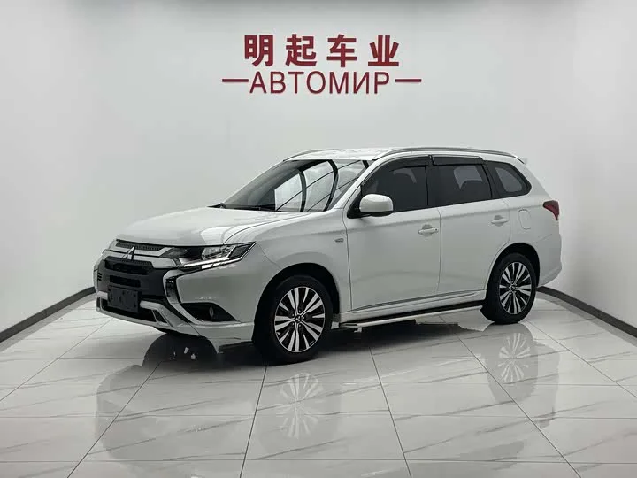 Mitsubishi Outlander 2023 из Китая — купить под ключ