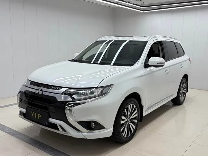 Mitsubishi Outlander 2022 из Китая — купить под ключ