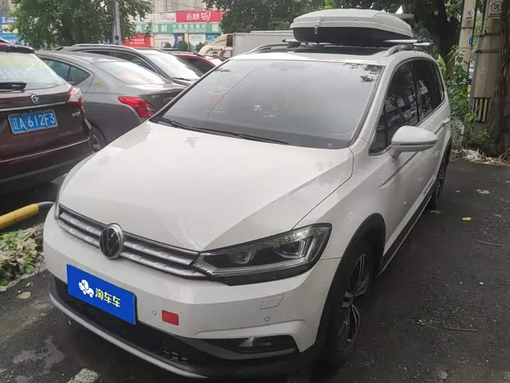 Volkswagen Touran L 2022 из Китая — купить под ключ