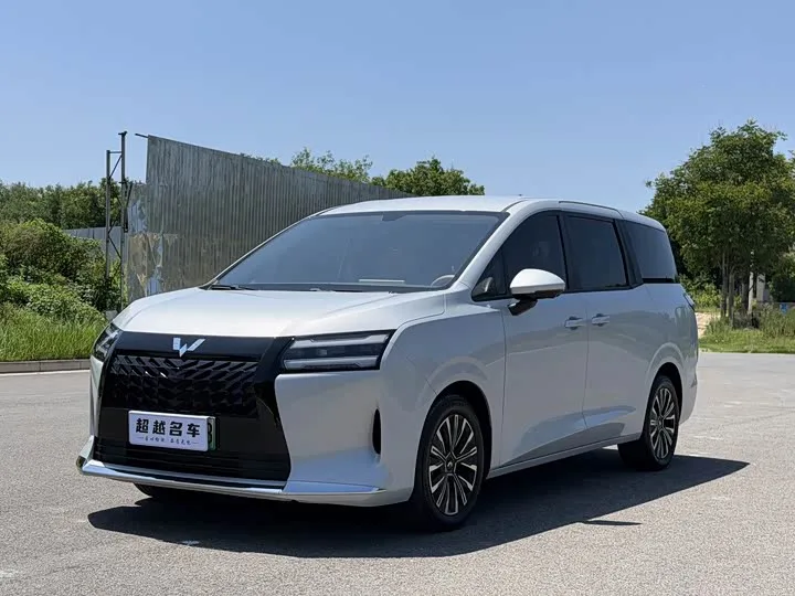 Wuling Starlight 730 Hybrid/EV 2025 из Китая — купить под ключ