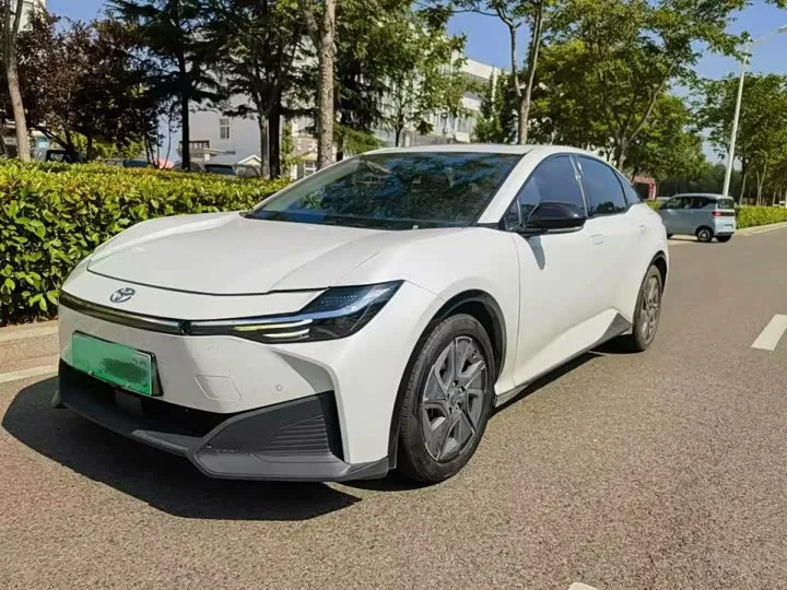 Toyota bZ3 2024 из Китая — купить под ключ
