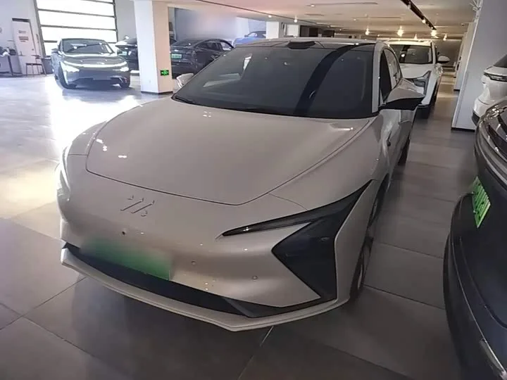 IM motors L7 2022 из Китая — купить под ключ