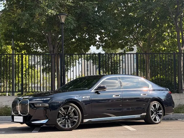 BMW i7 2023 из Китая — купить под ключ