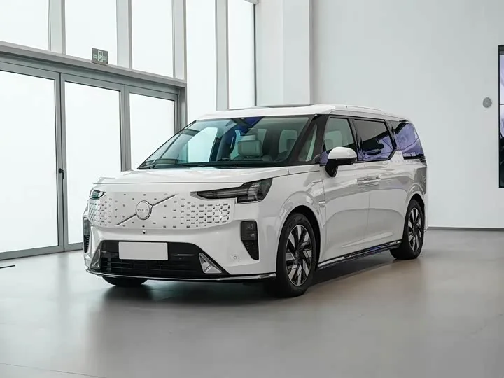 Volvo EM90 2025 из Китая — купить под ключ