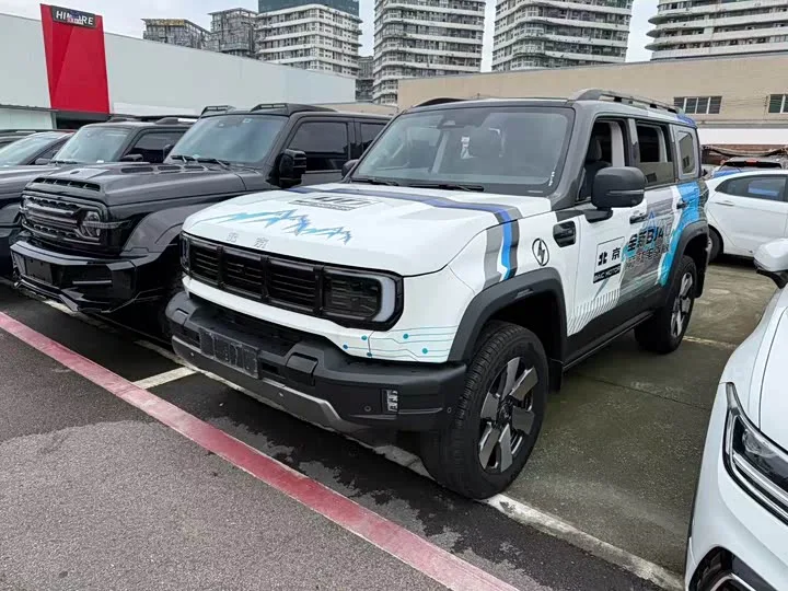 BAIC Beijing BJ40 Hybrid 2025 из Китая — купить под ключ