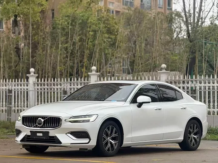 Volvo S60 2024 из Китая — купить под ключ
