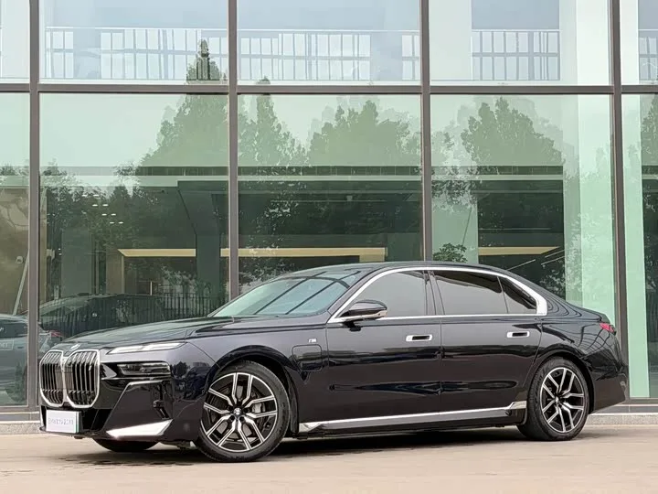 BMW i7 2024 из Китая — купить под ключ