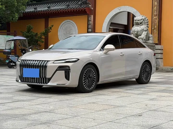 Roewe M7 DMH 2026 из Китая — купить под ключ