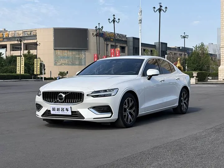 Volvo S60 2023 из Китая — купить под ключ
