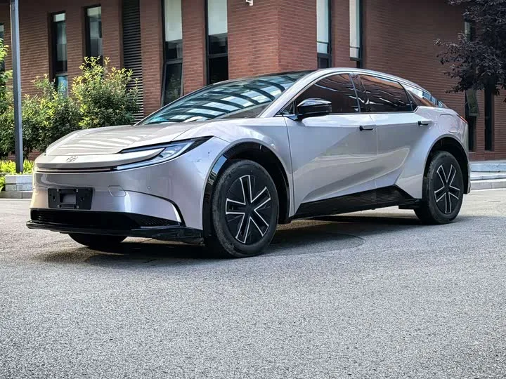 Toyota bZ5 2026 из Китая — купить под ключ