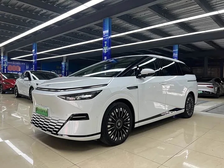 XPeng X9 2025 из Китая — купить под ключ
