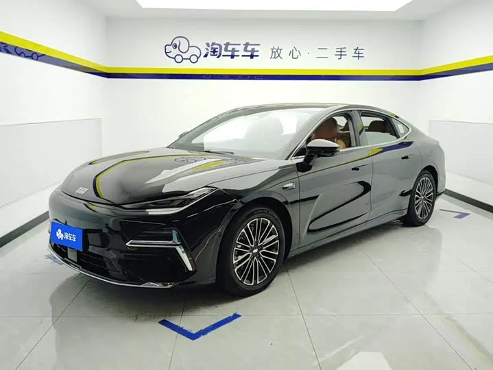 Geely Galaxy Starshine 8 EM-i 2025 из Китая — купить под ключ
