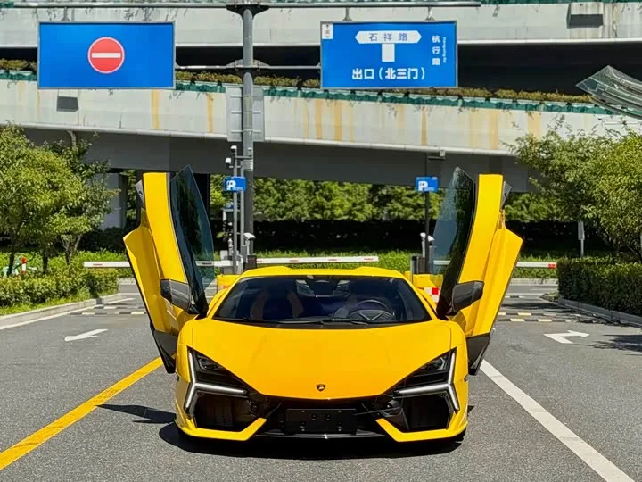 Lamborghini Revuelto 2026 из Китая — купить под ключ
