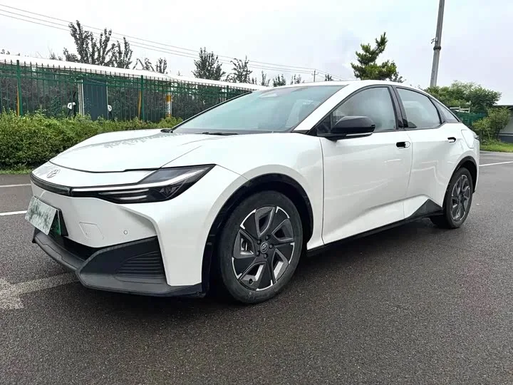 Toyota bZ3 2025 из Китая — купить под ключ