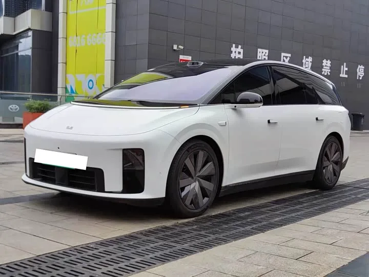 LiXiang i8 2025 из Китая — купить под ключ