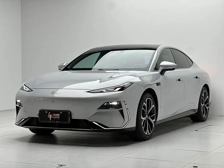 Geely Galaxy E8 2025 из Китая — купить под ключ