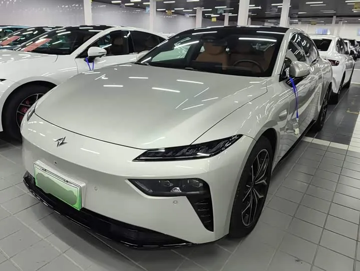 Dongfeng Yipai eπ 007 2025 из Китая — купить под ключ