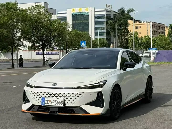 Changan UNI-V 2024 из Китая — купить под ключ