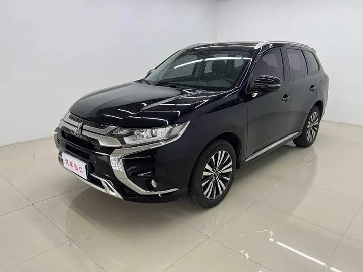 Mitsubishi Outlander 2022 из Китая — купить под ключ